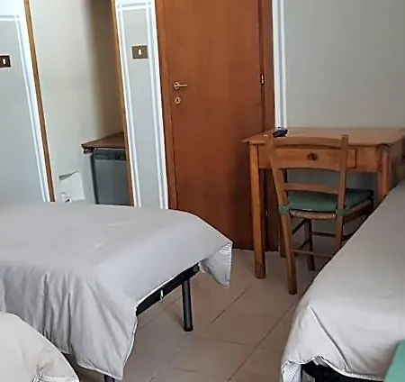 Avalon Ξενοδοχείο *